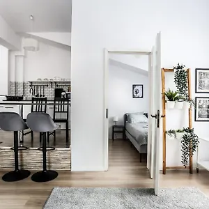 Fully-furnished With Air Conditioning For Families, Cracow Old Town Krakow